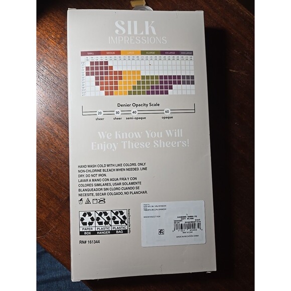 Silk Impressions Shimmer Sheer Hose 2 Pair 20 Denier Soft Silver Size Large - Picture 2 of 2